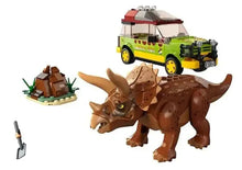 Laden Sie das Bild in den Galerie-Viewer, Jurassic World Park Triceratops mit Explorer Spielzeug Bausteine