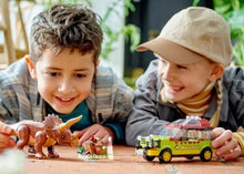 Laden Sie das Bild in den Galerie-Viewer, Jurassic World Park Triceratops mit Explorer Spielzeug Bausteine