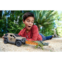Laden Sie das Bild in den Galerie-Viewer, Jurassic World Hummer Dino Fang Fahrzeug mit Dinosaurier Figur Spielzeug Set