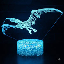 Laden Sie das Bild in den Galerie-Viewer, Dinosaurier Nachtlampe, Tischlampe, Nachtlicht mit Farbwechsel und 3D Effekt kaufen - Dinosaurier.store