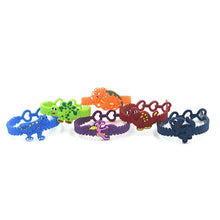 Laden Sie das Bild in den Galerie-Viewer, Dino Party Kindergeburtstag Armbänder, Masken, Ringe, Tattoo Sticker