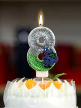 Laden Sie das Bild in den Galerie-Viewer, Dinosaurier Glitter Jahreszahl Kerze für Geburtstag, Torte, Kuchen etc.