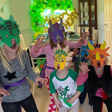 Laden Sie das Bild in den Galerie-Viewer, Dino Party Kindergeburtstag Armbänder, Masken, Ringe, Tattoo Sticker
