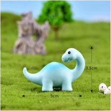 Laden Sie das Bild in den Galerie-Viewer, 8 Stk. Resin Dinosaurier Figuren als Torten oder Kuchen Dekoration