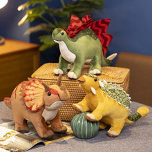 Laden Sie das Bild in den Galerie-Viewer, Niedliche Ankylosaurus, Triceratops, T-Rex, Stegosaurus, Velociraptor, Brachiosaurus oder Plesiosaur Dino Kuscheltiere