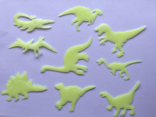 Laden Sie das Bild in den Galerie-Viewer, Leuchtende Dinosaurier Dino Aufkleber Luminous Sticker 8 Stk. kaufen - Dinosaurier.store