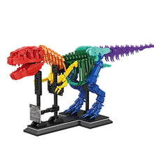 Laden Sie das Bild in den Galerie-Viewer, XXL T-Rex Museum Skelett im Regenbogen Look (1572 Teile) kaufen - Dinosaurier.store
